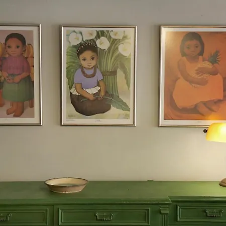Apartment Mom's *